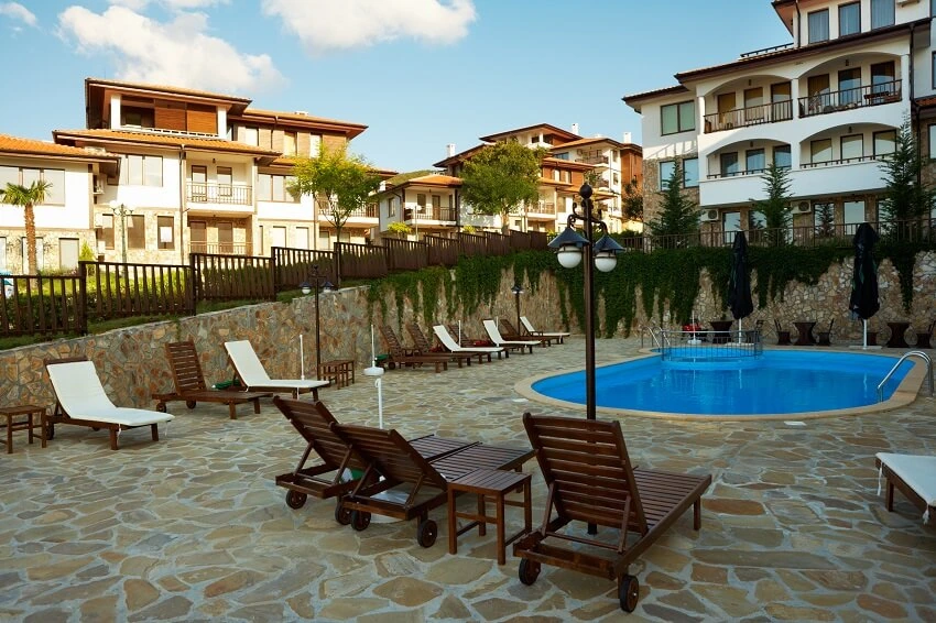 Best Sealant for Flagstone Patio: How to Choose